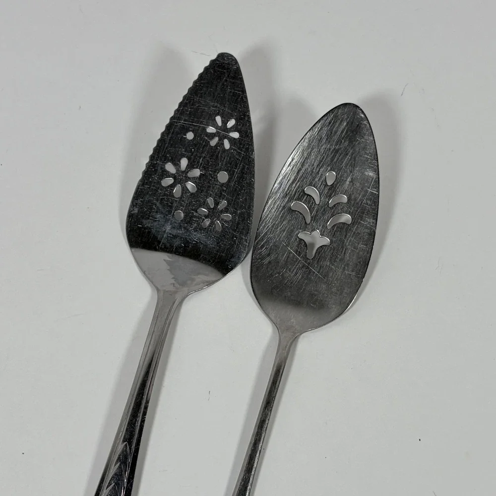 Vintage Lot of 2 Stainless Steel Pie Servers EKCO Daisy and Oneida Fleur De Lis